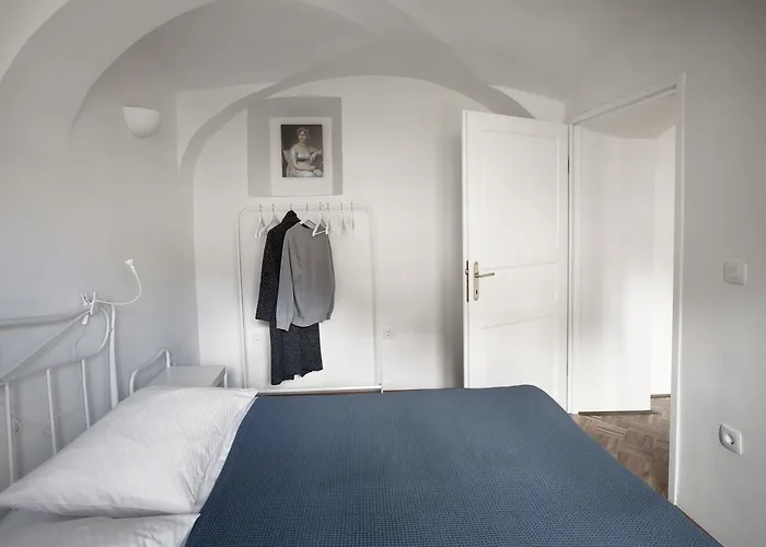 River And Castle View Rose Tour As Lejlighed