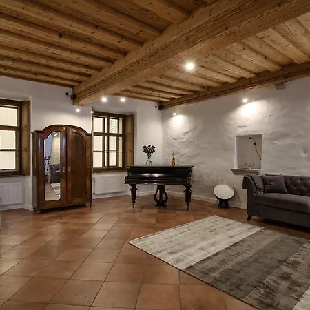 River And Castle View Rose Tour As Lublaň