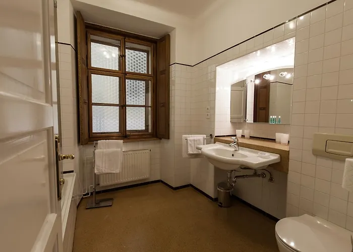 River And Castle View Rose Tour As Apartma *